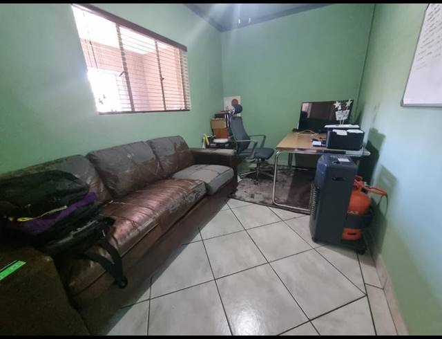 4 BEDROOM HOUSE FOR SALE IN VERWOERDPARK